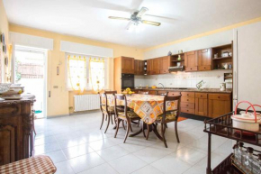 Отель Independent Villa Located a few Minutes Walk From the Beach in Quiet Area, Палермо